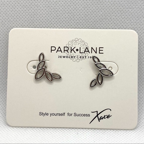 Park Lane Earrings Crepe Pierced Earrings Silver Tone - Picture 4 of 6